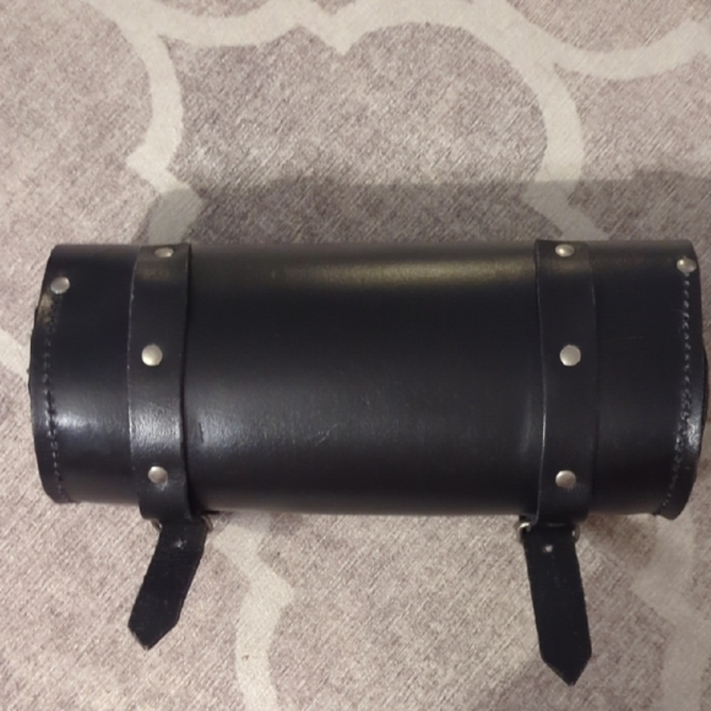 Black Leather Motorcycle Saddle Bag - Picture 4 of 8